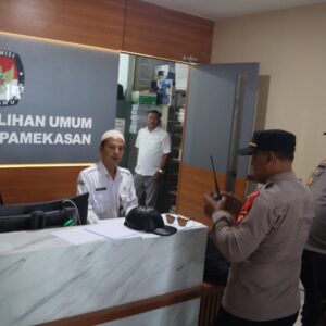 *Kapolres Pamekasan Cek Kantor KPU dan Gudang Logistik Pastikan Kesiapan Pilkada 2024 Aman*
