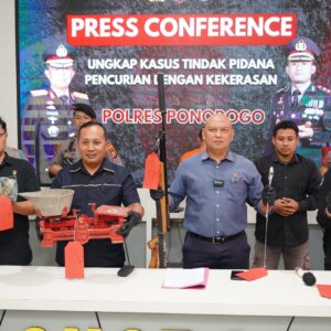 *Polres Ponorogo Berhasil Amankan Tersangka Pencuri yang Pukul Korban Pakai Kunci Inggris*