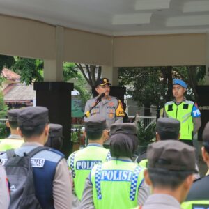 *Polres Probolinggo Siagakan 400 Personel Gabungan Amankan Debat Perdana Cabup dan Cawabup*