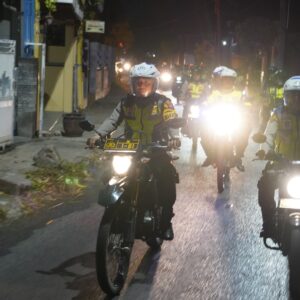 *Sinegitas Polres Mojokerto Kota bersama Kodim 0815 Patroli Jaga Kamtibmas Tahapan Kampanye Pilkada 2024*