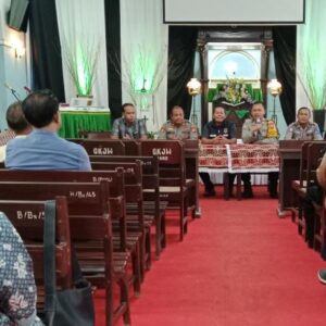 *Cooling System Pilkada 2024, Polres Kediri Gelar Minggu Kasih Di GKJW Pare*