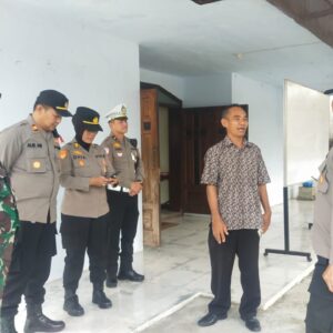 *Patroli Gabungan TNI-Polri di Malang, Pastikan Tahapan Kampanye Pilkada 2024 Berjalan Aman dan Damai*