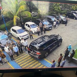 *Polres Malang Kawal Distribusi Surat Suara Pilkada 2024 ke Gudang Logistik KPU*