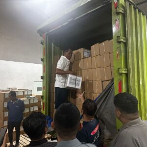 *Polisi Kawal Ketat Kedatangan Surat Suara Pilkada Serentak 2024 di Jember*
