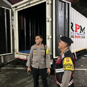 *Surat Suara Tiba di Gudang KPU, Polres Lumajang Lakukan Pengamanan*