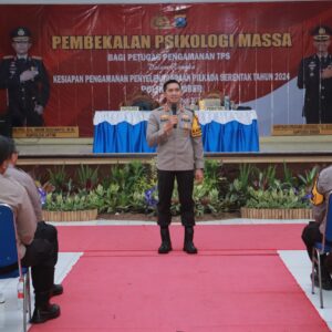 *Polres Jember Gelar Pembekalan Psikologi Massa untuk Personel PAM TPS Pilkada 2024*