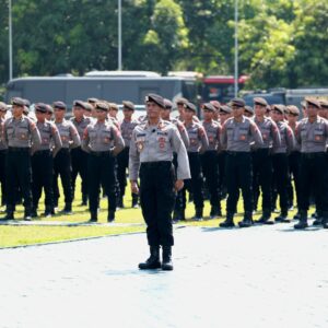 *Kakorsabhara Polri Pimpin Apel Gelar Pasukan Kesiapan Pengamanan Pilkada 2024 di Polda Jatim*