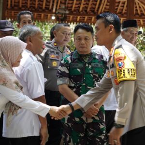 *Cooling System Pikada 2024 Polres Ponorogo Gelar Dialog Bersama Warga Sukorejo*