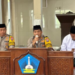 *Polres Nganjuk Gelar Silaturahmi Kamtibmas bersama Tokoh Agama dan Santri Upaya Cooling System Pilkada 2024*