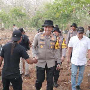 *Dukung Asta Cita Polres Lamongan Manfaatkan Lahan Tidur di Desa Wanar untuk Ketahanan Pangan Nasional*