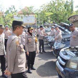 *Jelang Tahap Coblosan Pilkada 2024, Birolog Polda Jatim Cek Ranmor dan Almatsus di Polres Sampang*