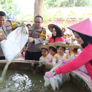 *Pekarangan Pangan Lestari Polres Pamekasan Wujudkan Ketahanan Pangan Nasional*