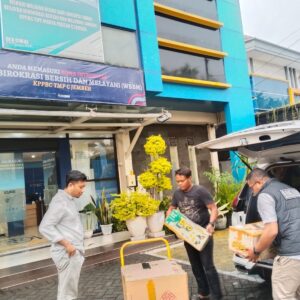*Polres Situbondo Berhasil Amankan Ratusan Slop Rokok Tanpa Pita Cukai*