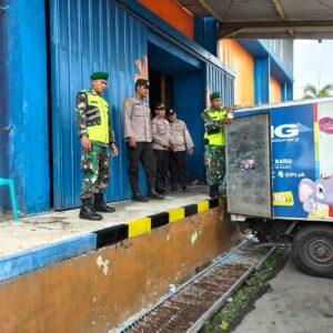 *Logistik Pilkada 2024 di Ngawi Lengkap, Polisi Perketat Keamanan Gudang KPU*