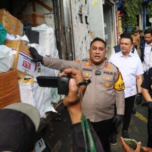 *Polres Tanjungperak Berhasil Amankan 7, 6 Juta Batang Rokok Ilegal*