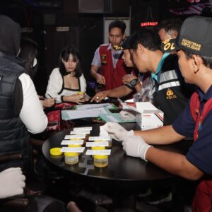 *Cegah Peredaran Narkoba, Petugas Gabungan Polres Tuban Razia Tempat Hiburan Malam*