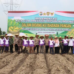 *Wujudkan Asta Cita Bidang Ketahanan Pangan Polres Kediri Kota Bersama Masyarakat Tanam Jagung*