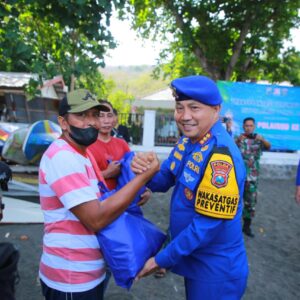 *Jaga Ketahanan Pangan,Ditpolairud Polda Jatim Rehab Terumbu Karang di HUT Polairud ke -74*