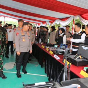 Kapolri dan Panglima Cek Kesiapan Pengamanan Pilkada Serentak di Jatim