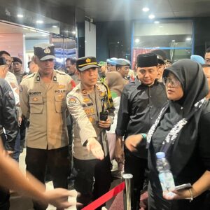 *Polres Mojokerto Libatkan Personel Gabungan,Debat Pamungkas Pilkada 2024 Berjalan Aman*