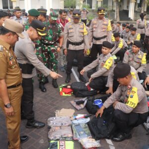 *Ratusan Personel Polres Pasuruan Disiagakan di 17 Kecamatan Amankan 1.726 TPS Pilkada 2024*