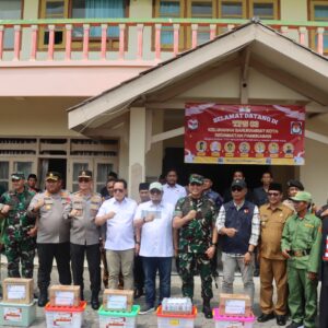 *Kapolda Jatim dan Pangdam V Brawijaya Pastikan Kesiapan Pelaksanaan Pilkada di Pamekasan*