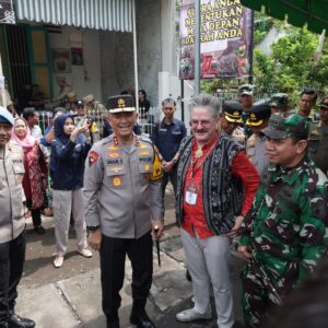 *Tinjau TPS, Kapolda Jatim : Pilkada Serentak 2024 di Jatim Berjalan Lancar Sesuai Rencana*