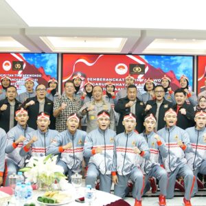 *Lepas Tim Taekwondo Garbha Presisi Ke Vietnam, Irwasum Polri: Jaga Nama Baik Institusi dan Negara, Junjung Sportivitas*
