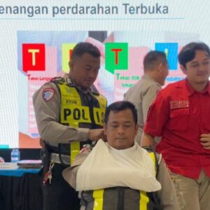 *Jelang Nataru Polrestabes Surabaya Gelar Pelatihan Pertolongan Pertama Gawat Darurat*