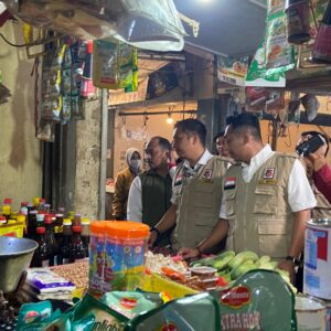 *Satgas Pangan Polres Malang Sidak Pasar Tradisional Jelang Nataru 2025*