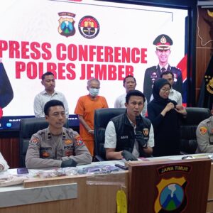 *Polres Jember Berhasil Menangkap Tersangka Penyebab Tewasnya Wanita Paruh Baya di Tanggul*