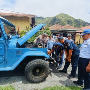 *Jelang Nataru Polres Probolinggo Ramp Check Kendaraan Wisata Pastikan Keamanan Wisatawan Bromo*