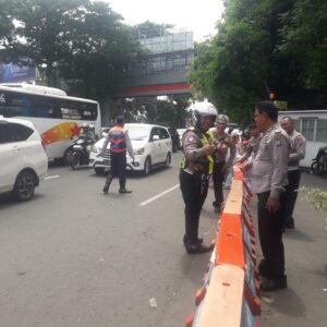 *Ops Lilin Semeru, Polrestabes Surabaya Pertebal Pengamanan Pasca Natal di Tempat Wisata*