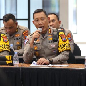 *Polda Jatim Perketat Pengamanan Malam Pergantian Tahun Baru, Sejumlah Titik Dilakukan Penyekatan*
