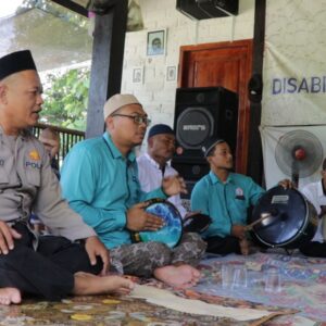 *Inspiratif, Anggota Polres Tuban Dirikan Sanggar Bagi Penyandang Disabilitas*