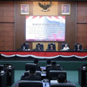 Rapat Paripurna DPRD Jombang Umumkan Penetapan Paslon WarSa Sebagai Bupati dan Wakil Bupati Jombang
