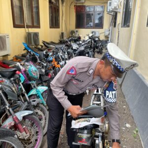*Harkamtibmas, Polres Situbondo Tindak Tegas Balap Liar Belasan Motor Diamankan*