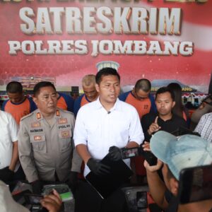 *Polisi di Jombang Tangkap 5 Pelaku dan Amankan 5 Unit Sepeda Motor Hasil Curian*