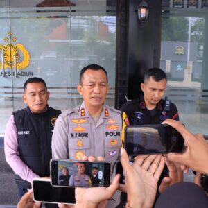 *Kapolres Madiun Pastikan Paket Misterius di Simpang Exit Tol Dumpil Bukan Bom*