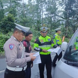 *Patroli Subuh Upaya Preventif Polres Bondowoso Pasca Laka Tunggal di Ijen*