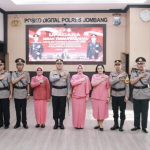*Penyegaran Jabatan, Kapolres Jombang Pimpin Sertijab Tiga Kapolsek*