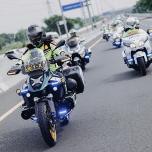 *Kapolda Jatim Patroli Jarak Jauh Naik Motor Surabaya – Malang Jelang Operasi Ketupat Semeru 2025*