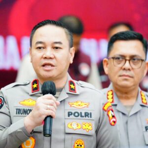 Kapolri Beri Kenaikan Pangkat Luar Biasa Anumerta kepada Bharatu Mardi Hadji