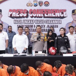 *Tiga Pekan Polrestabes Surabaya Berhasil Ungkap 70 Kasus Curanmor, 42 Tersangka Diamankan*