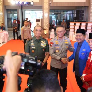 *Sambut Bulan Ramadhan Polda Jatim Bersama Mahasiswa Gelar Bakti Sosial Polri Presisi*