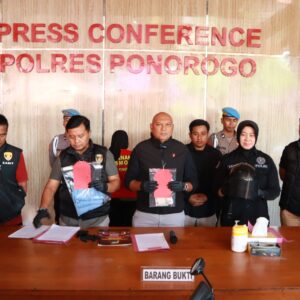 *Polres Ponorogo Amankan Sepasang Kekasih Diduga Curi Motor Modus Dukun*