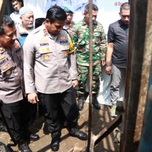 *Jelang Ramadhan Polres Kediri Bangun Sumur Bor untuk Mushola di Desa Damarwulan*