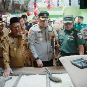 *Pastikan Ketersediaan dan Harga Pangan di Bulan Ramadhan, Polres Jombang Sidak Pasar dan Distributor Beras*