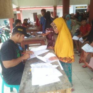 Keluarga Besar H Warsubi dan H. Agung Wicaksono Wujudkan Kepedulian Sosial Terhadap Warga Desa Tambar Kecamatan Jogoroto Kabupaten Jombang.