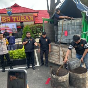 *Polres Tuban Berhasil Gagalkan Penyalahgunaan BBM, Amankan 3,5 Ton Solar Bersubsidi*